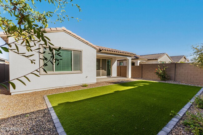 Building Photo - 1229 E Maldonado Dr