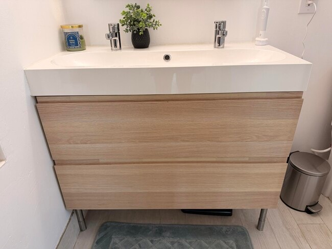 Building Photo - 1200 Town Center Dr