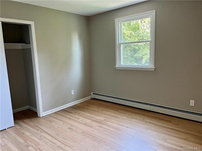 Building Photo - 46 Sunset Dr