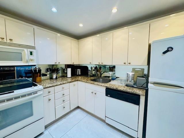 Building Photo - 3675 N Country Club Dr
