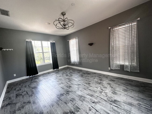 Building Photo - 5027 Keeneland Cir