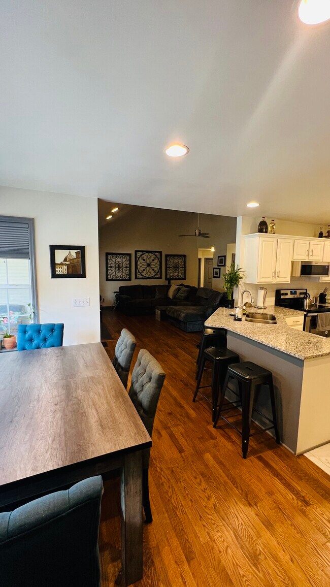 Open Kitchen/Eat-In/Living Room - 159 Brookview Cir