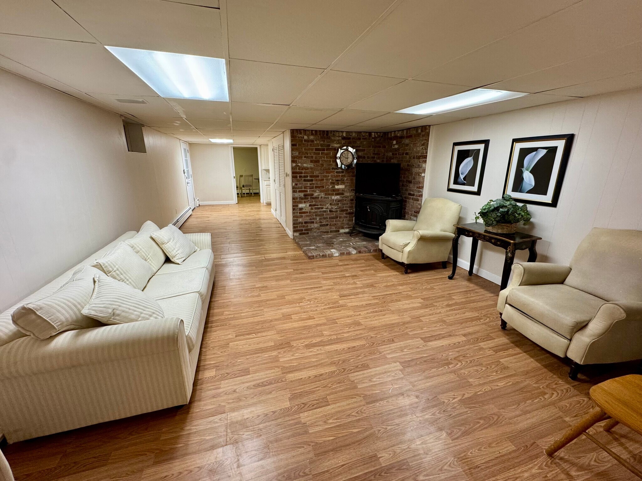 Building Photo - 102 Hillside Rd