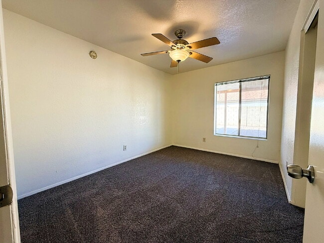Building Photo - Charming 3-Bedroom Home for Rent in Highly Desirable Peoria School District!