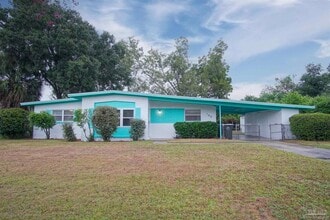 Building Photo - 160 Vassar Dr