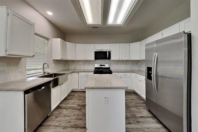 Building Photo - 14506 Cypress Green Dr
