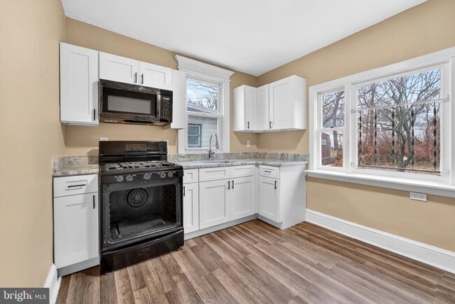 Building Photo - 541 Engard Ave