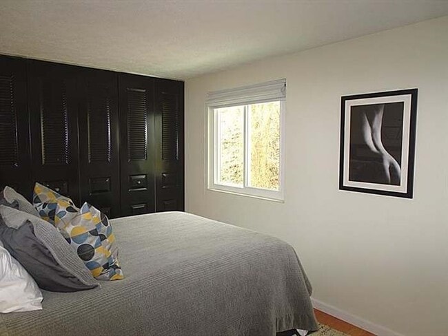 Bedroom 2 - 563 Winesap Dr