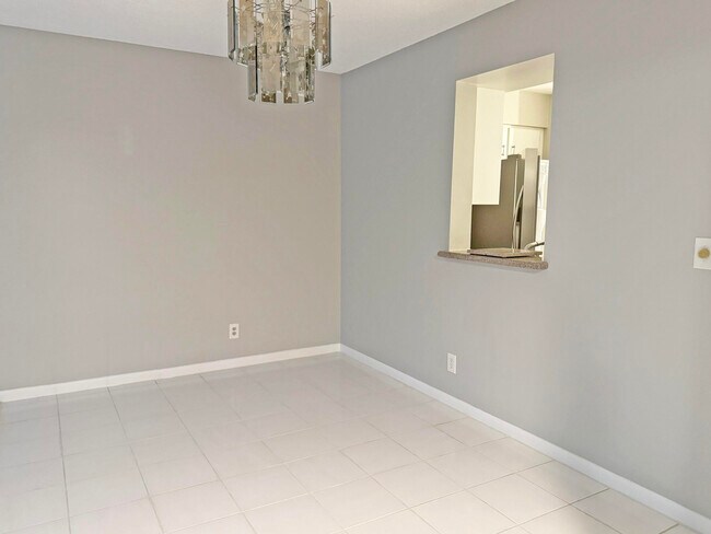 Building Photo - 7281 Amberly Ln