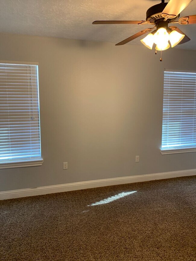 Building Photo - 2225 Jadyn Ln