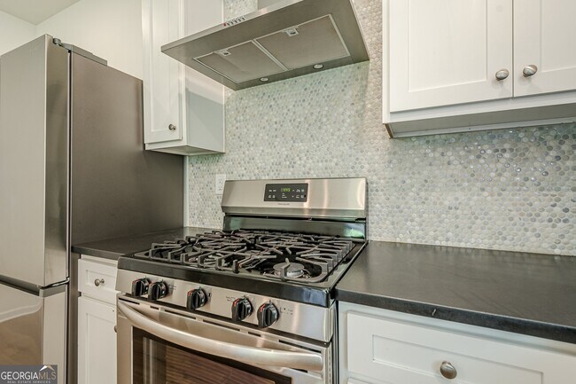 Building Photo - 90 Cerro St SW