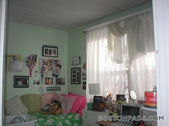 Building Photo - 55 Park Dr