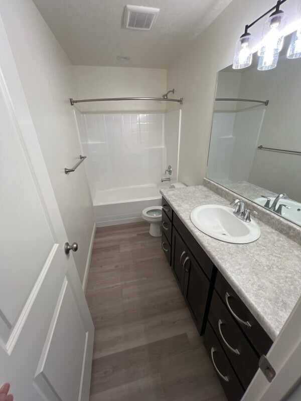 Building Photo - 250 1200 S