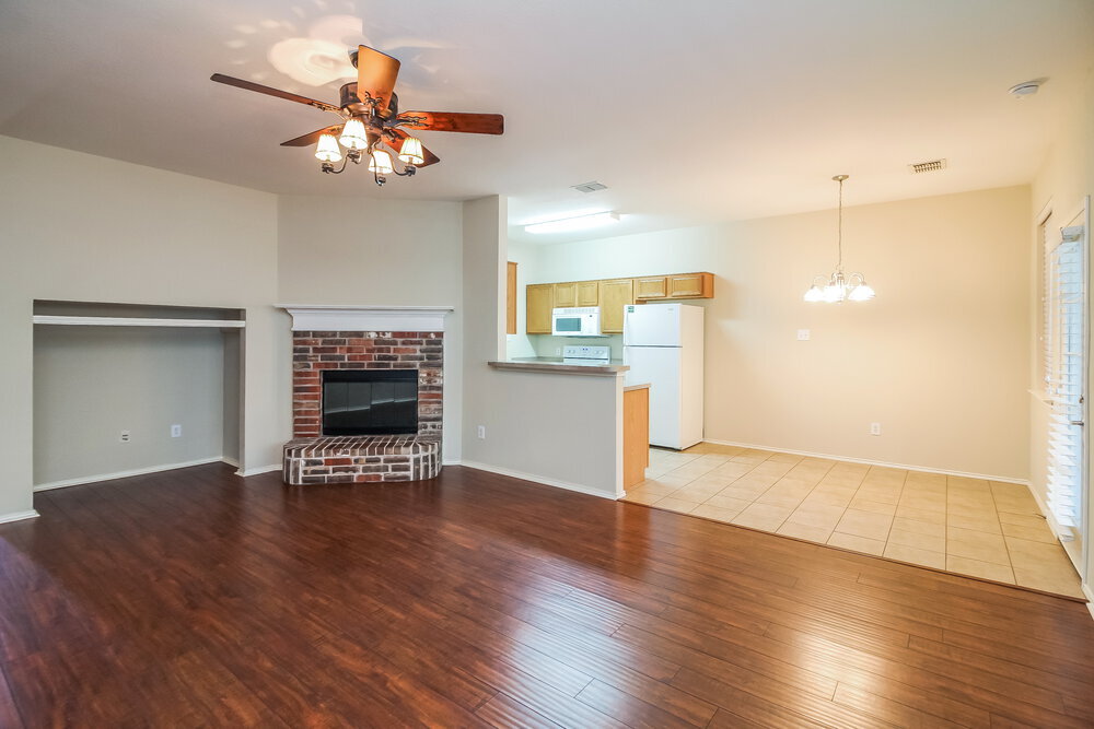 Building Photo - 10005 Blue Bell Dr