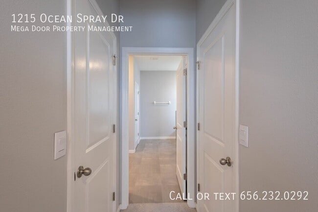 Building Photo - 1215 Ocean Spray Dr