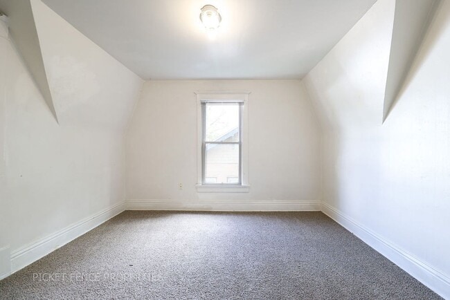 Building Photo - MOVE IN SPECIAL $500 OFF FIRST MONTHS RENT...