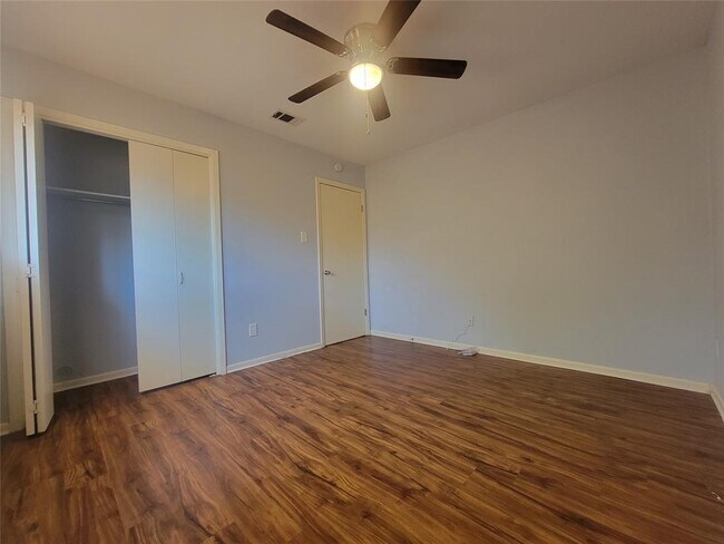 Building Photo - 1304 Glenda Dr