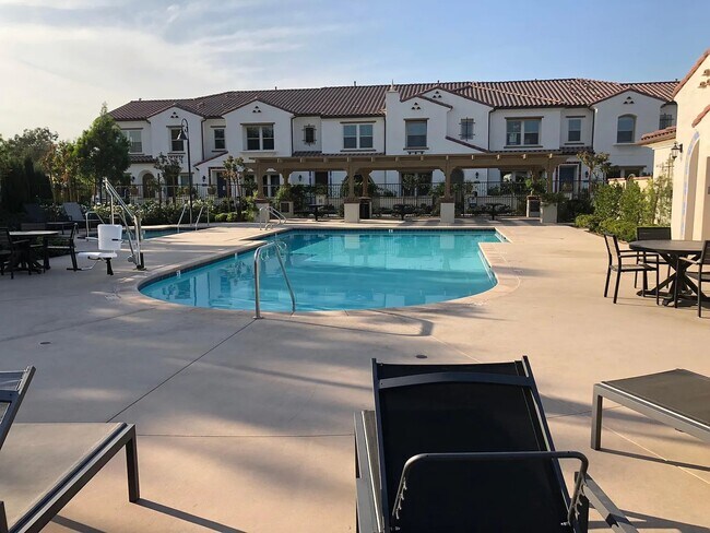 Building Photo - 2404 Sanabria Ln