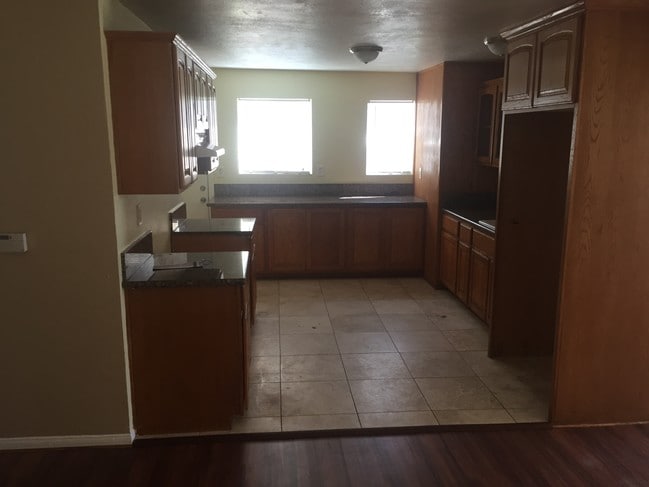 Building Photo - 4609 W 172nd St