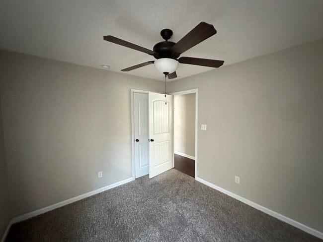 Building Photo - Charming 3BR/2BA Bartlett Area Home | Soaring High Ceilings, Fireplace & 2-Car Garage