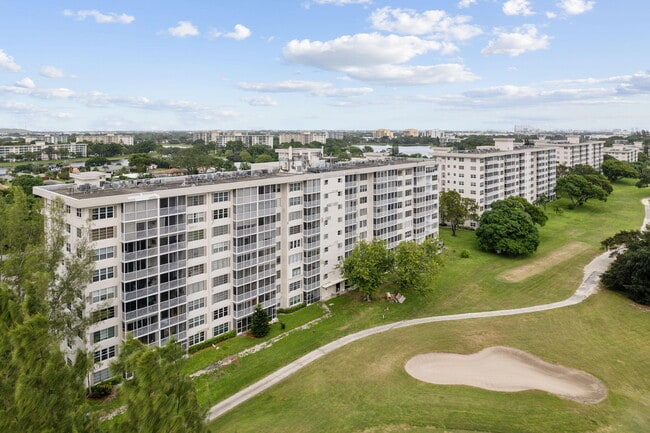 Building Photo - 3001 S Course Dr