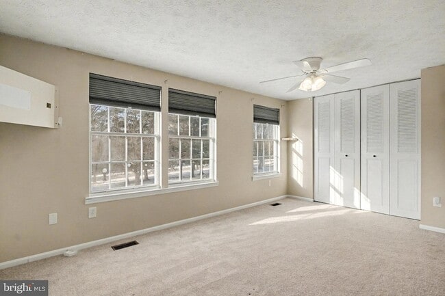 Building Photo - 1713 Chesterfield Square