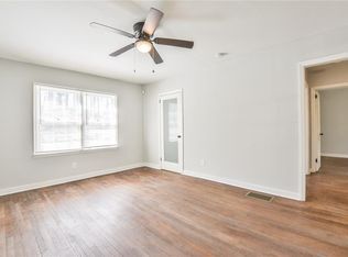 Living room - 1407 Kennesaw Dr NW
