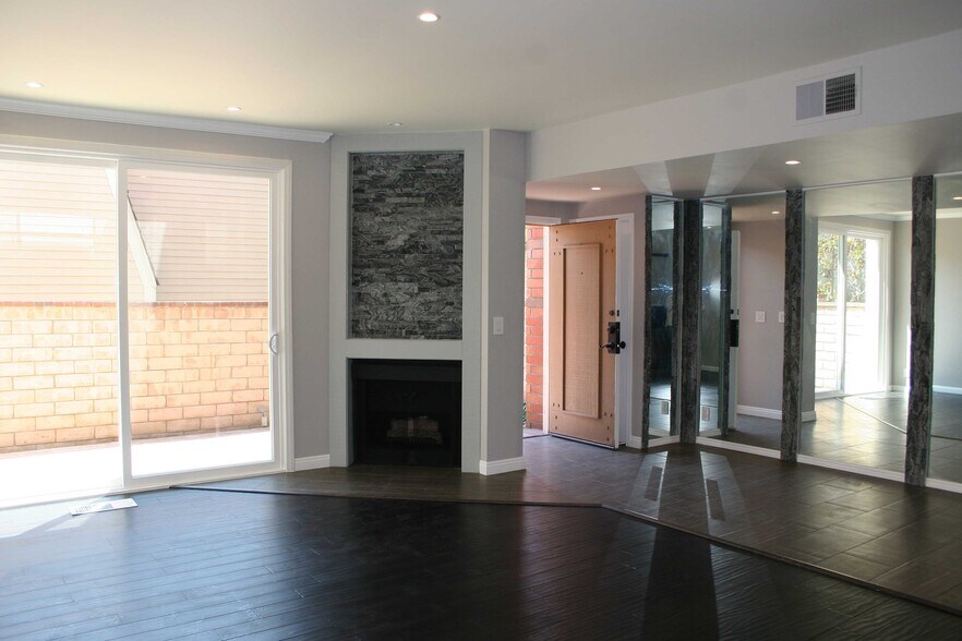 Building Photo - 13065 Mindanao Way