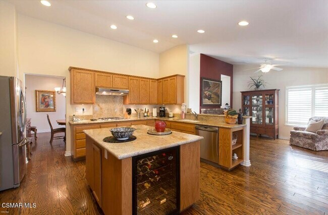 Building Photo - 2225 Rutland Pl