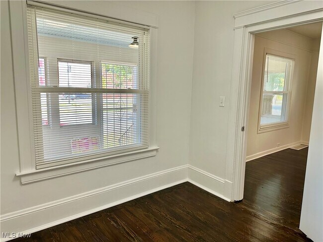 Building Photo - 1855 W 65th St