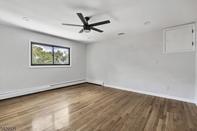 Building Photo - 136 Carlough Rd