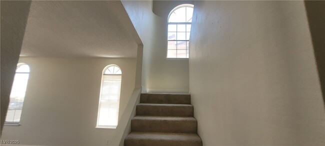 Building Photo - 7237 Chesterton Dr