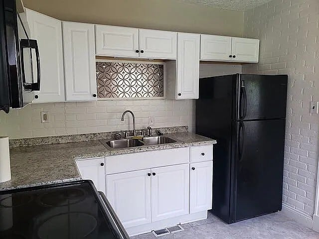 Kitchen - 303 E 21st St