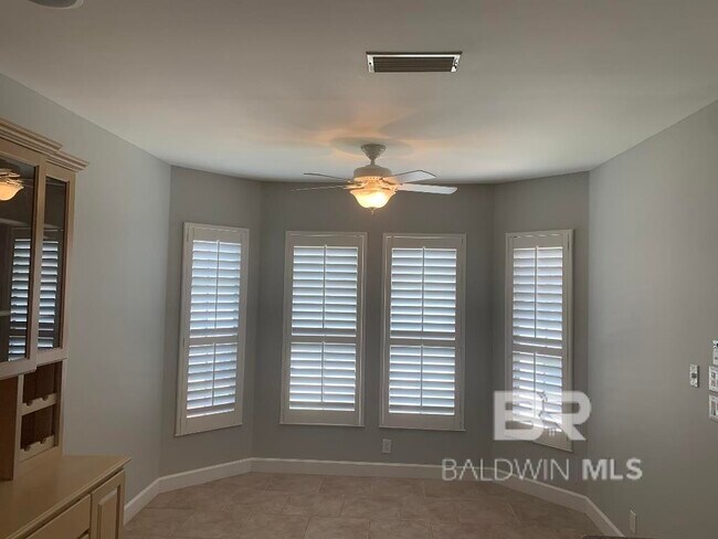 Building Photo - 30793 Pine Ct