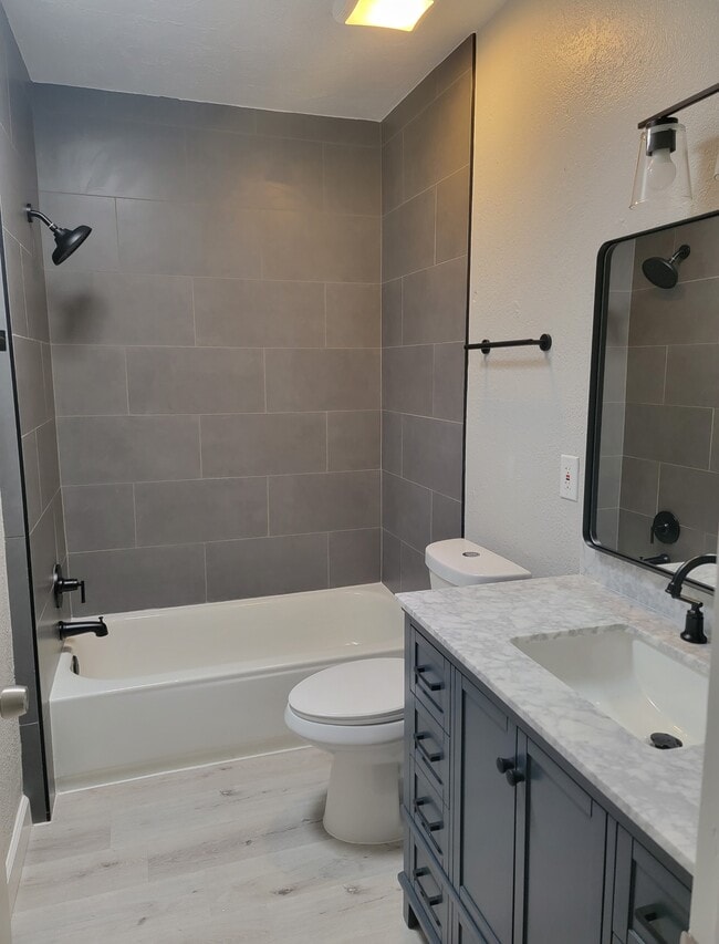 Building Photo - 3457 E Pima St