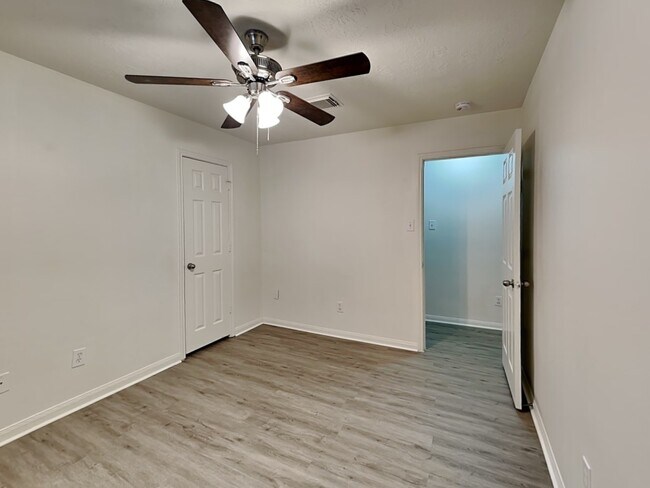 Building Photo - 931 Redcrest Springs Ct