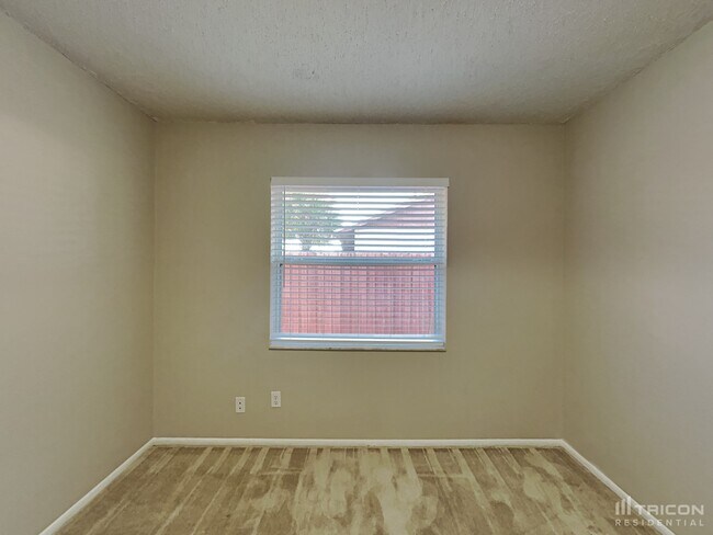 Building Photo - 2728 Ceram Ave