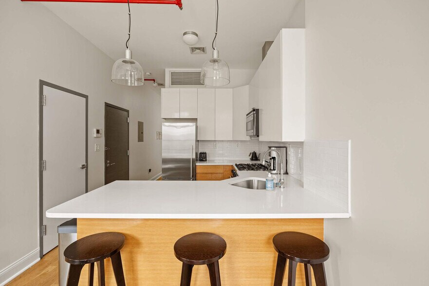 Building Photo - 140 Broadway-SI ID1627174P