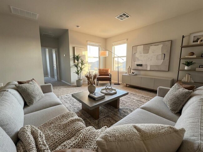 Building Photo - 154 Solitude Dr