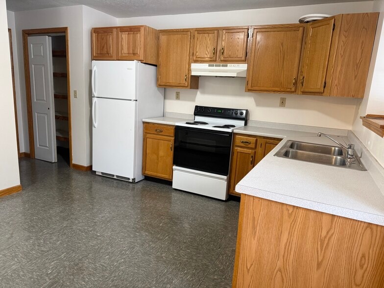 Building Photo - 26B Rochester St