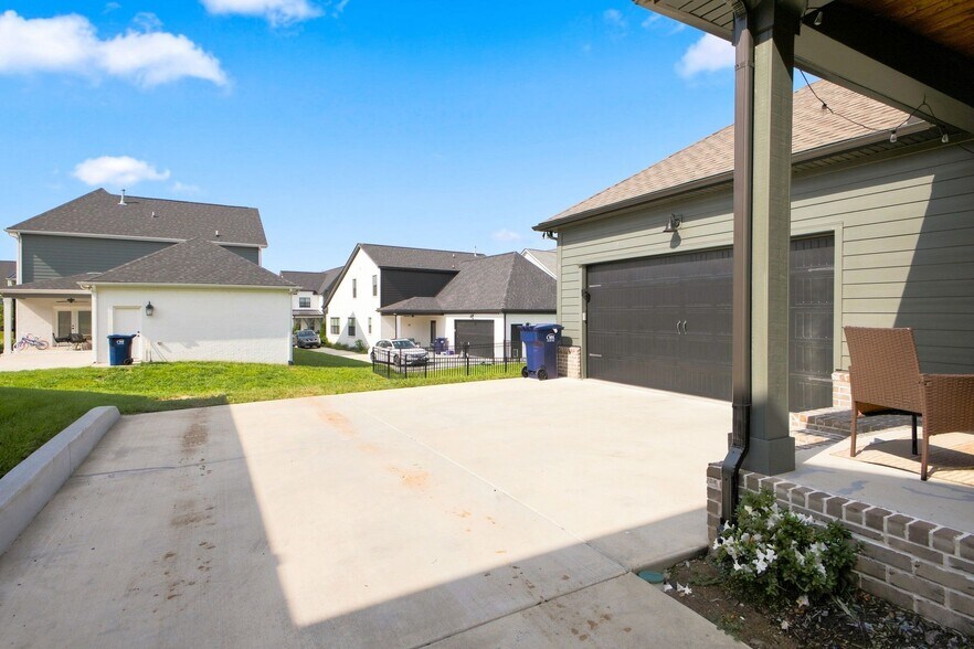 Building Photo - 3324 Longport Ln
