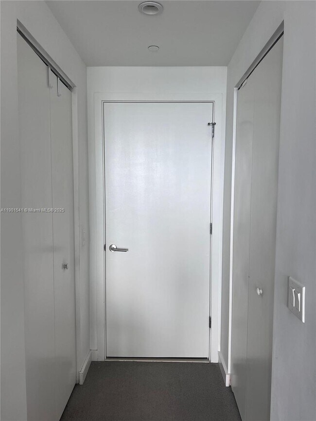 Building Photo - 501 NE 31st St