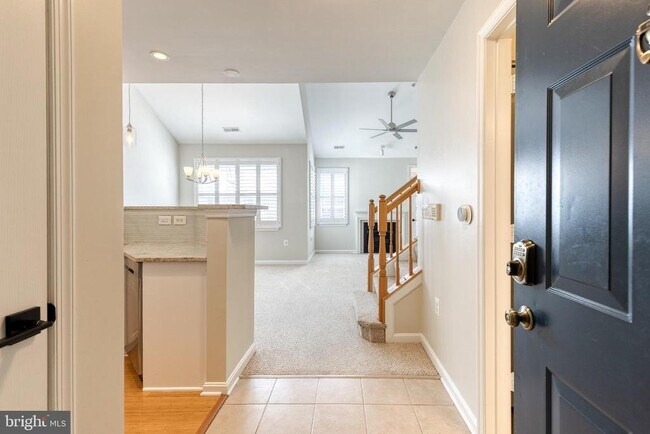 Building Photo - 400 Symphony Cir