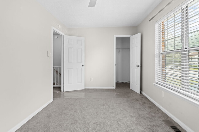 Building Photo - 908 Spinnaker Ct