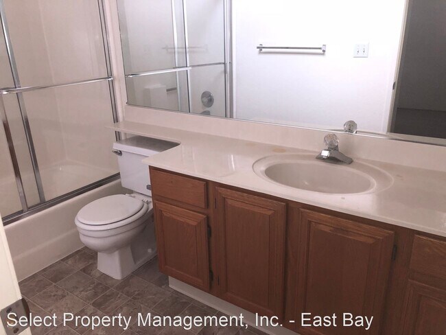 Building Photo - 2 br, 3 bath House - 2674 Barrington Terr