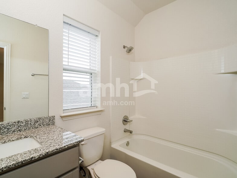 Building Photo - 2739 Spencebrook