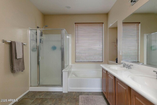 Building Photo - 2023 W Shackleton Dr