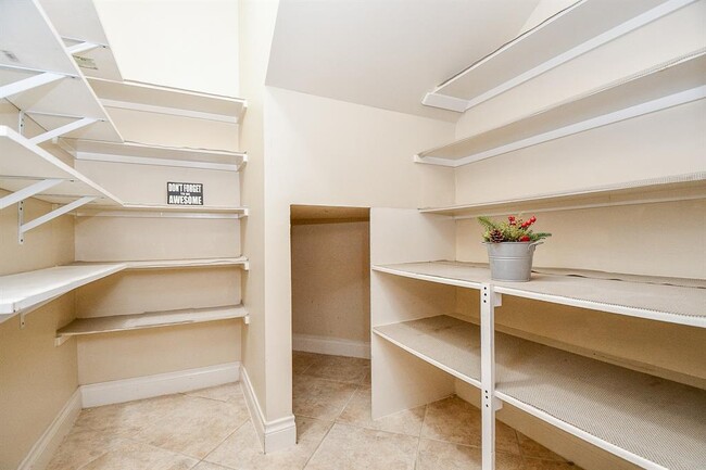 Building Photo - 14210 Mopan Springs Ln