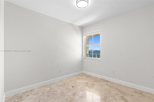Building Photo - 3340 NE 190th St