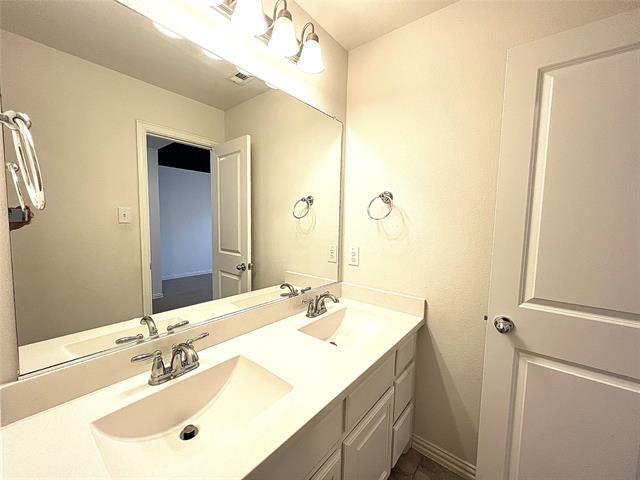 Building Photo - 1801 Forest Park Dr